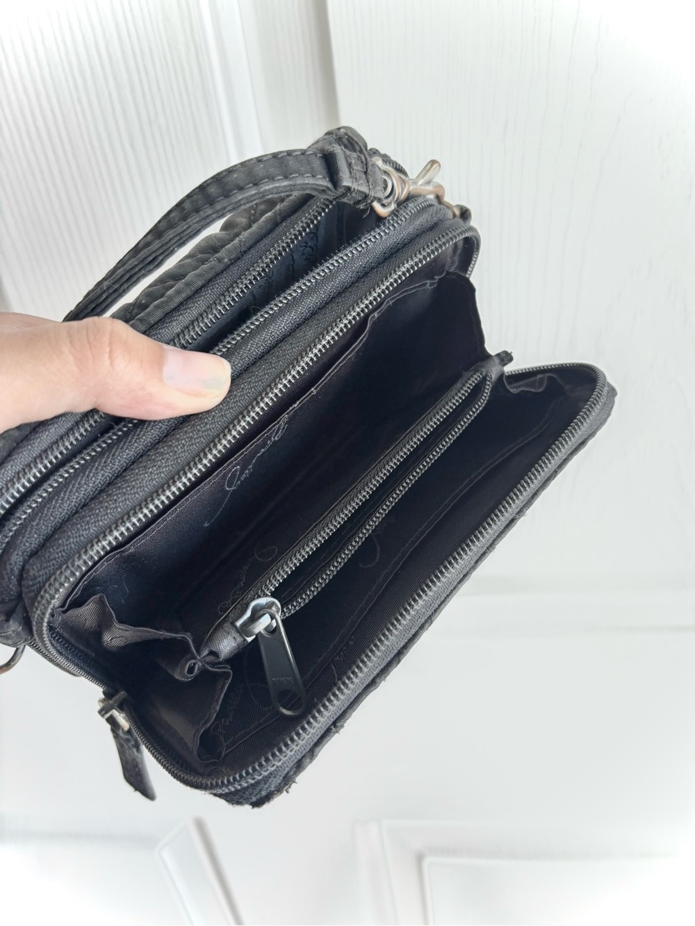 Vera Bradley Black Quilted Organizer Wristlet Zip Around Wallet - Picture 7 of 9